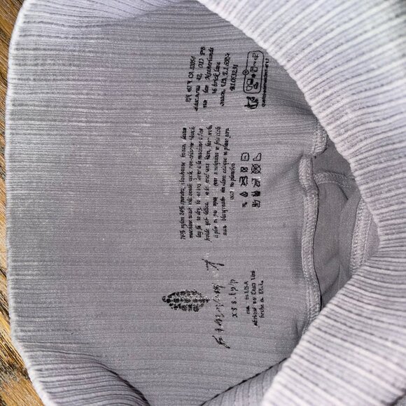 FREE PEOPLE movement  gray legging/nylon spandex/Never worn/XS - Picture 6 of 7